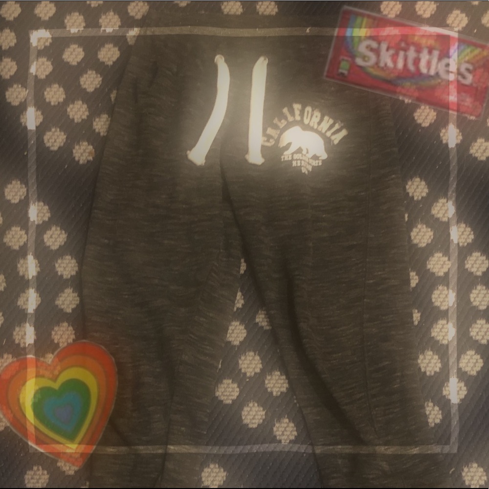 small clean california sweatpants